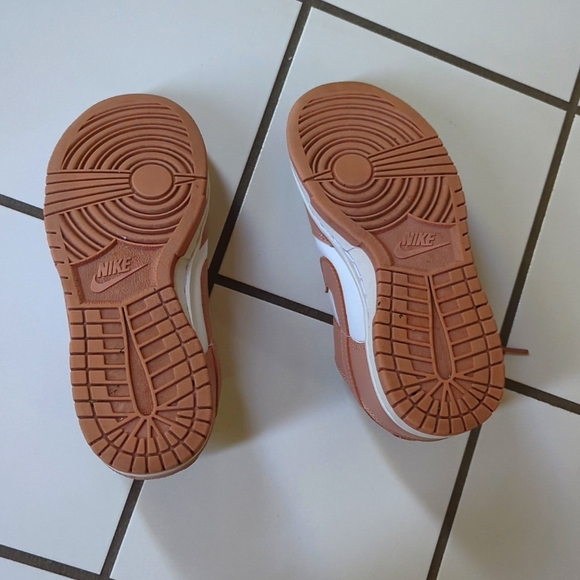 Nike Dunk Low Rose Whisper - Picture 3 of 3